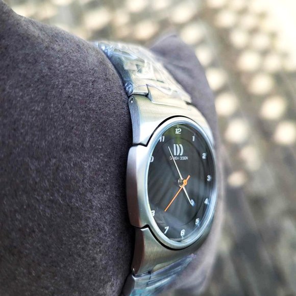 LOT OF 2 NEW ALL STEEL DANISH DESIGN BLACK & WHITE QUARTZ LADY WATCH 30 … - Picture 3 of 13